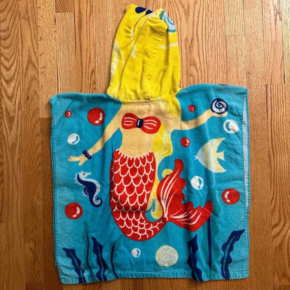 Mermaid beach towel with hood
